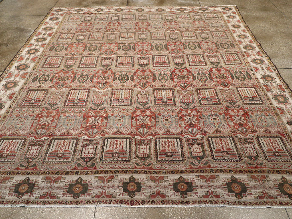 Antique Persian Bakhtiari Square Room Size Carpet, No.32924 - Galerie Shabab