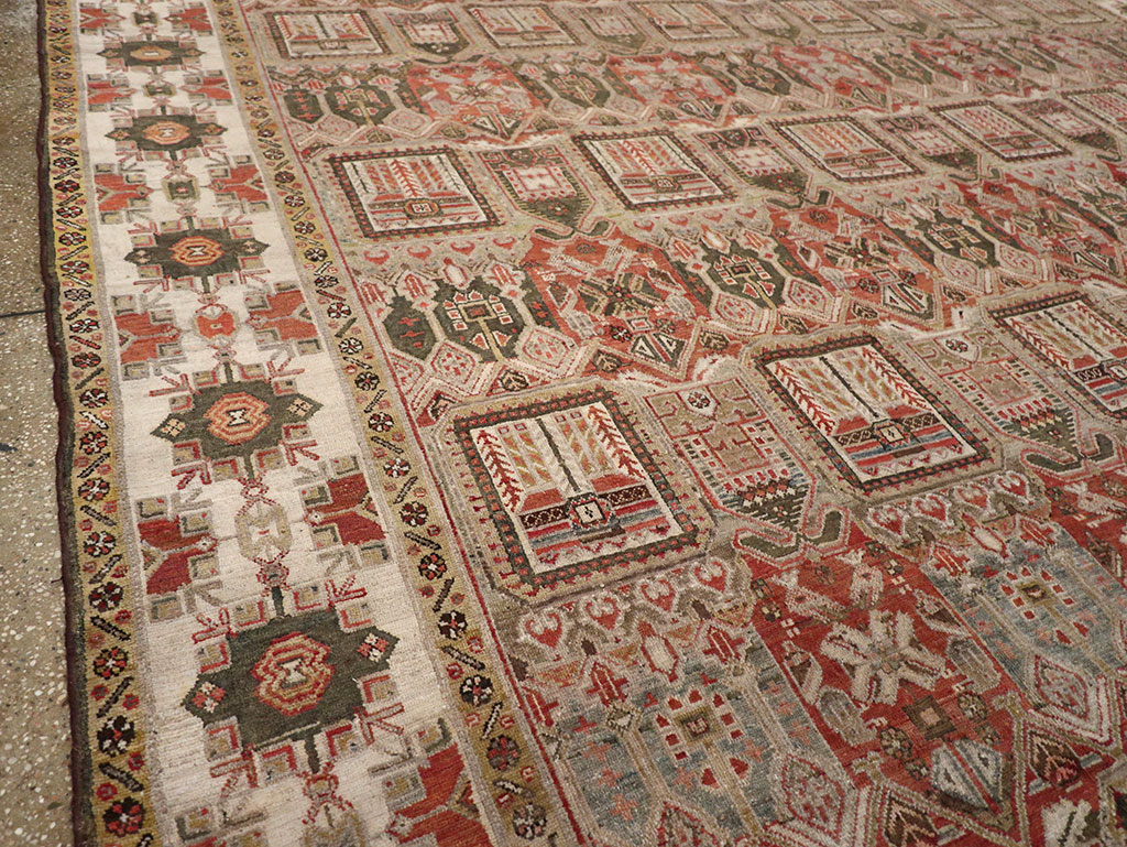 Antique Persian Bakhtiari Square Room Size Carpet, No.32924 - Galerie Shabab