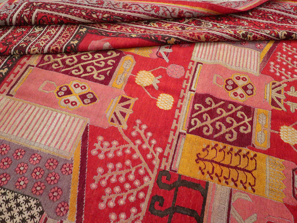 Antique East Turkestan Khotan Pictorial Room Size Carpet, No.32925 - Galerie Shabab