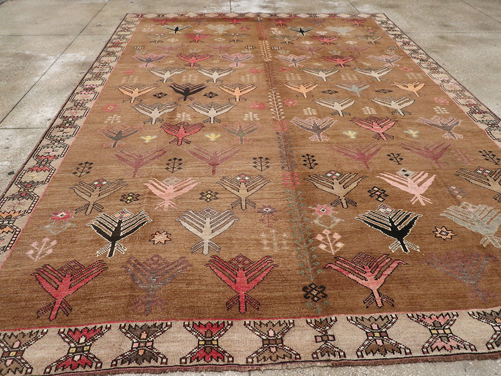 Vintage Turkish Anatolian Tribal Room Size Carpet, No.32940 - Galerie Shabab