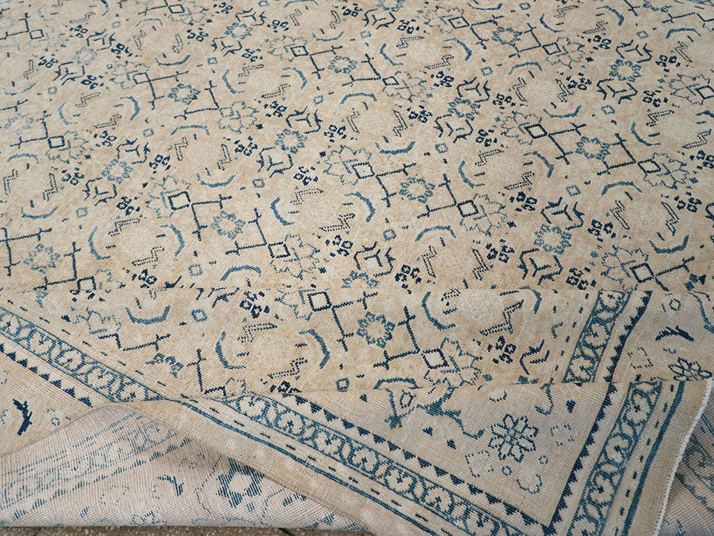 Vintage Persian Mahal Room Size Carpet, No.32946 - Galerie Shabab