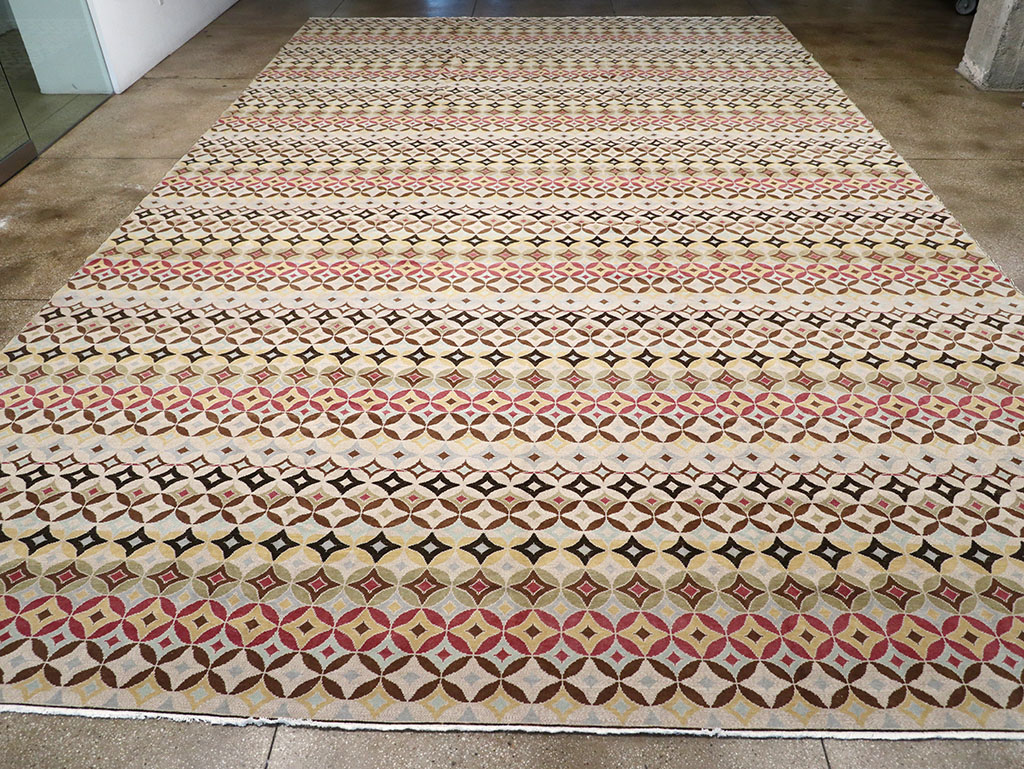 Contemporary Turkish Oversize Carpet, No.32952 - Galerie Shabab