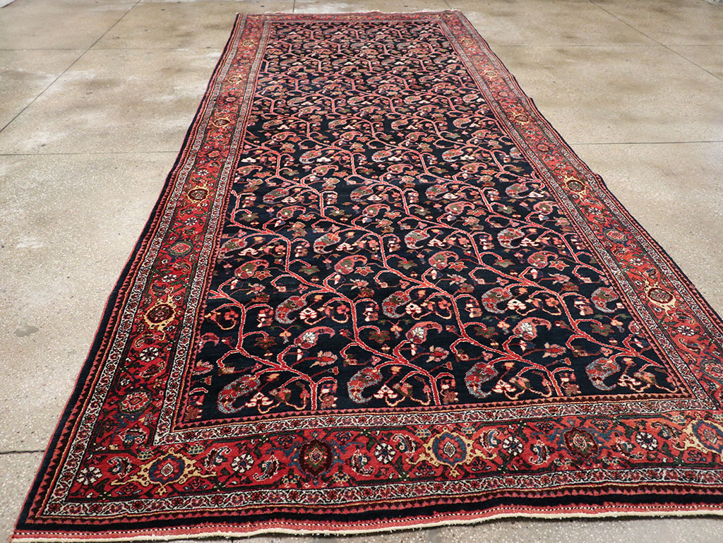 Antique Persian Bidjar Gallery Carpet, No.32953 - Galerie Shabab