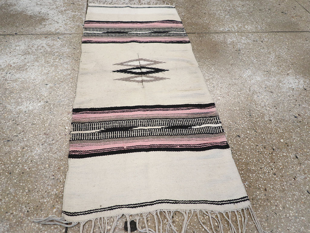 Vintage Mexican Poncho, No.32962 - Galerie Shabab