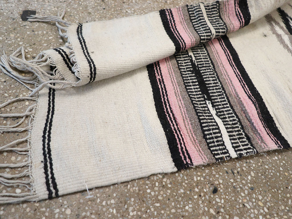 Vintage Mexican Poncho, No.32962 - Galerie Shabab