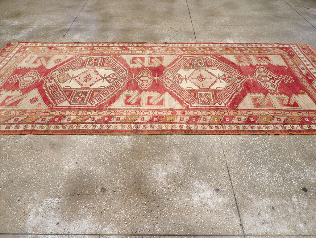 Vintage Turkish Anatolian Wide Gallery Runner, No.32969 - Galerie Shabab