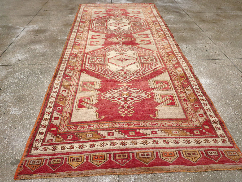 Vintage Turkish Anatolian Wide Gallery Runner, No.32969 - Galerie Shabab