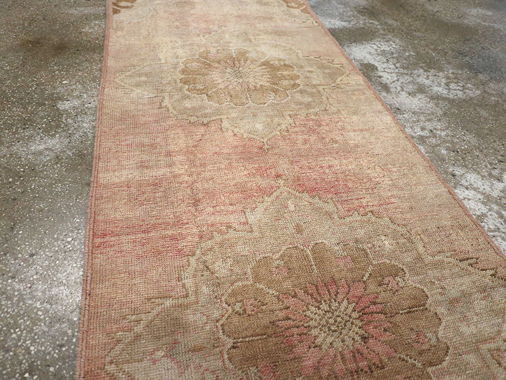 Vintage Turkish Anatolian Runner, No.32970 - Galerie Shabab
