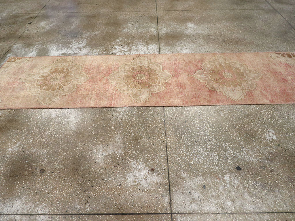 Vintage Turkish Anatolian Runner, No.32970 - Galerie Shabab