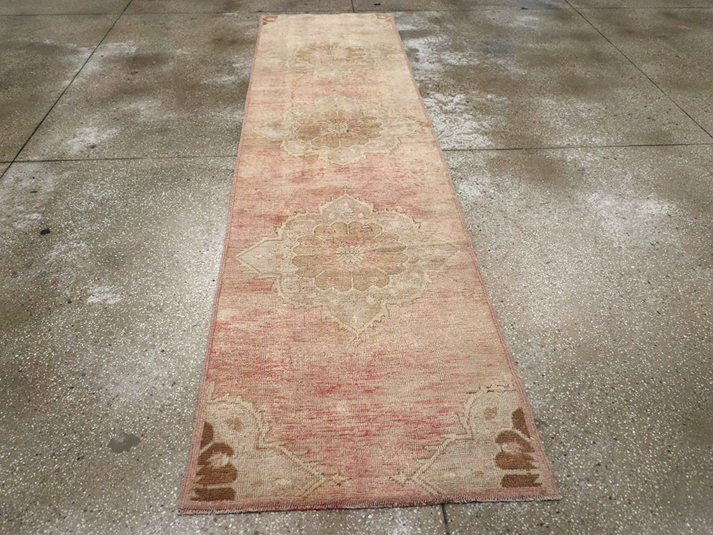 Vintage Turkish Anatolian Runner, No.32970 - Galerie Shabab
