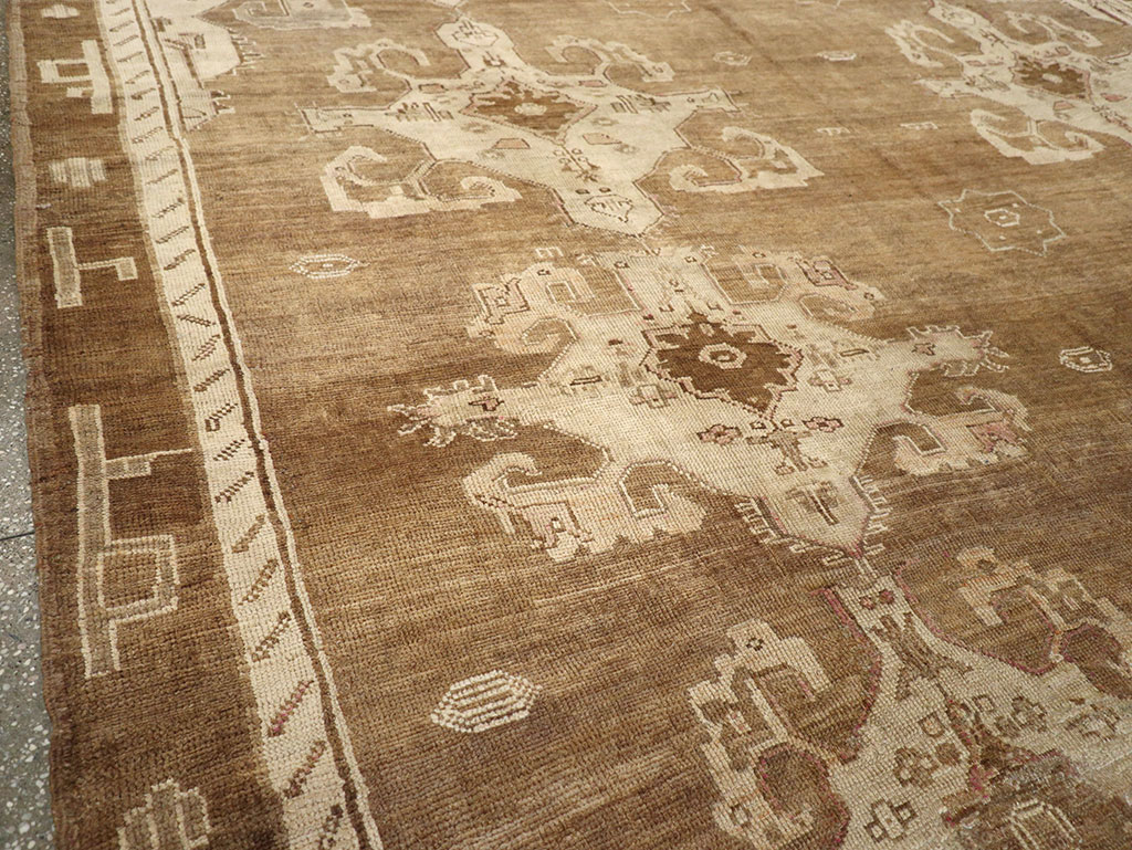 Vintage Turkish Anatolian Square Room Size Carpet, No.32971 - Galerie Shabab