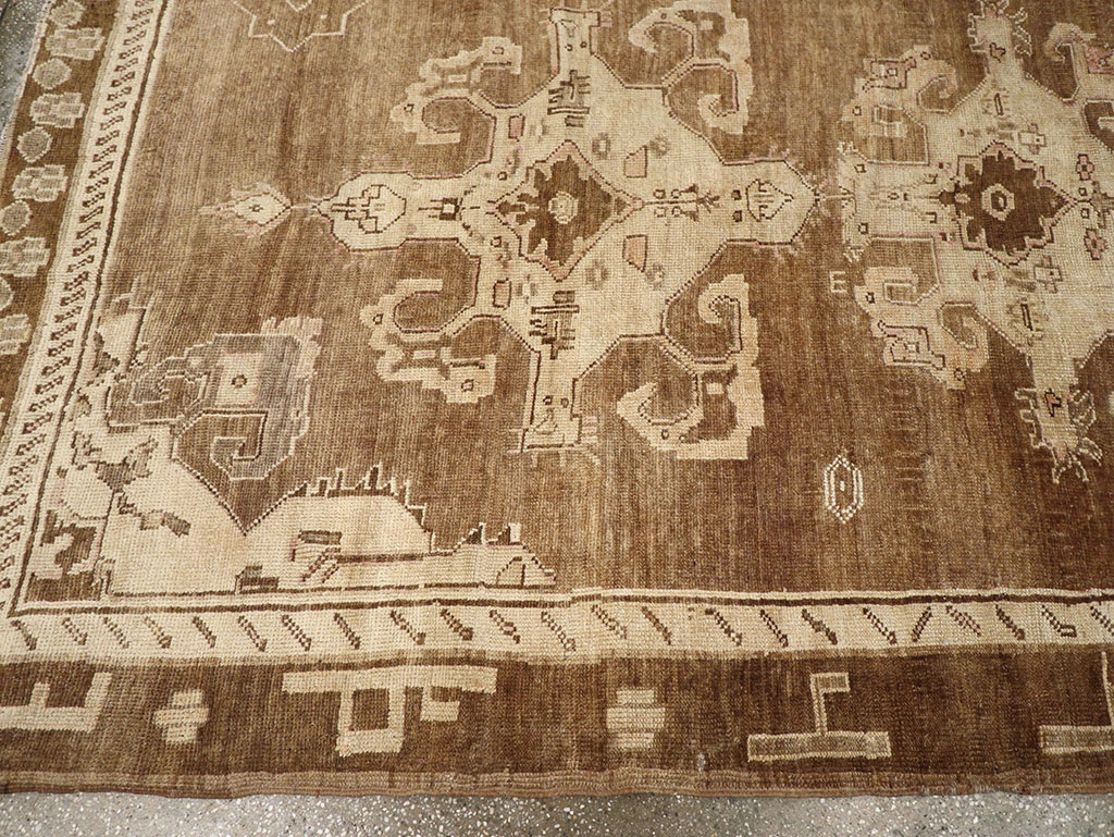 Vintage Turkish Anatolian Square Room Size Carpet, No.32971 - Galerie Shabab