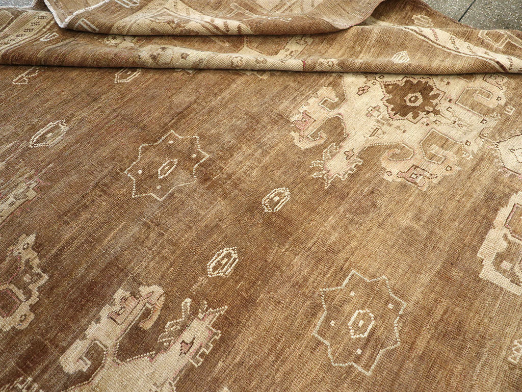 Vintage Turkish Anatolian Square Room Size Carpet, No.32971 - Galerie Shabab