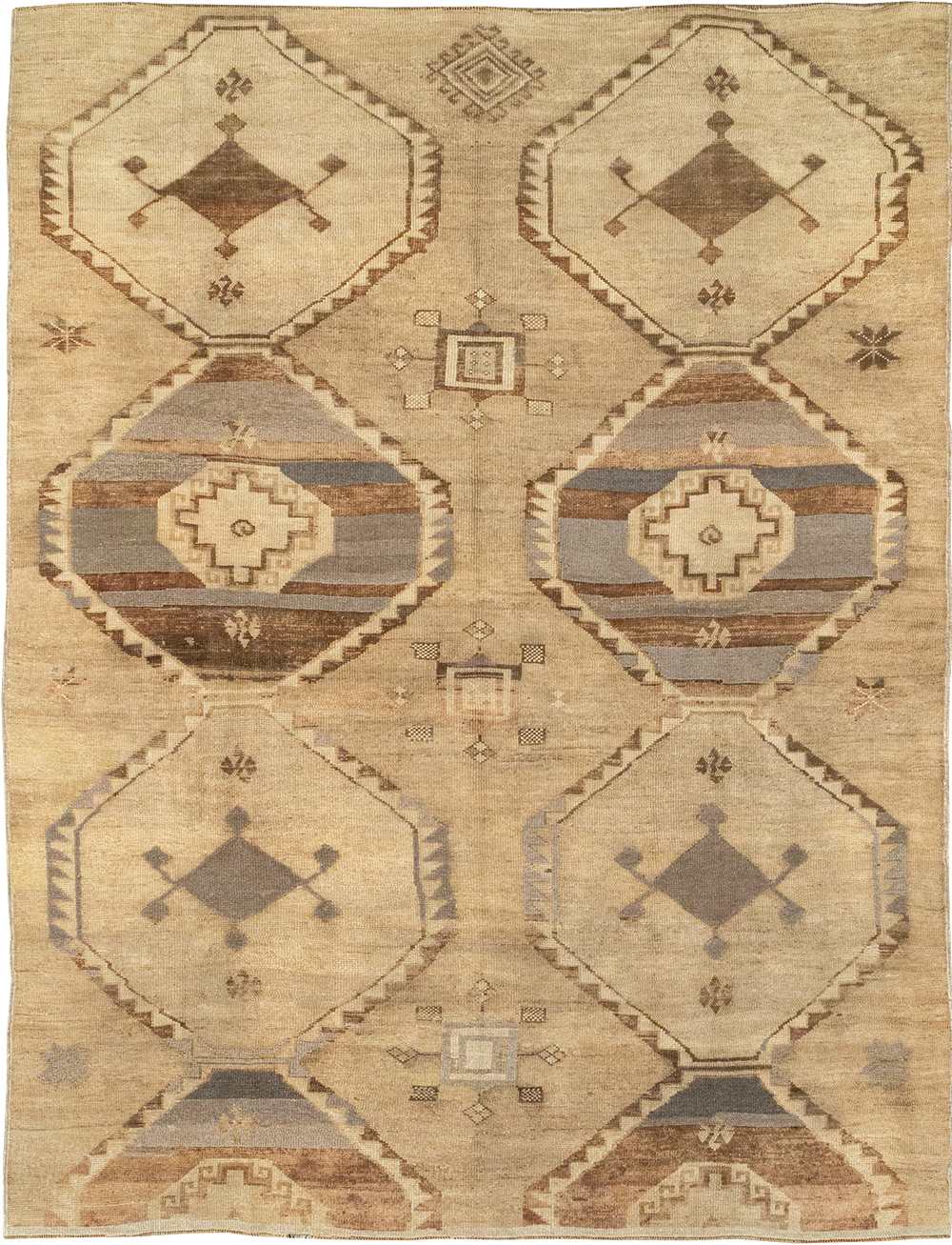 Vintage Turkish Anatolian Room Size Carpet, No.32972 - Galerie Shabab