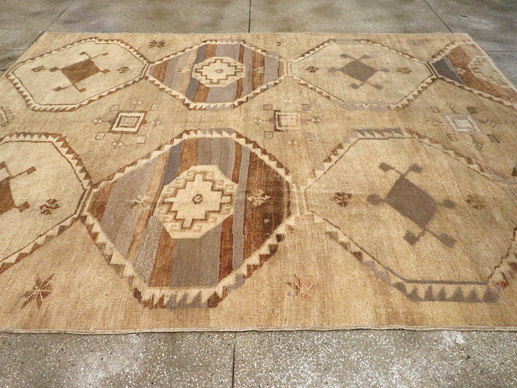 Vintage Turkish Anatolian Room Size Carpet, No.32972 - Galerie Shabab