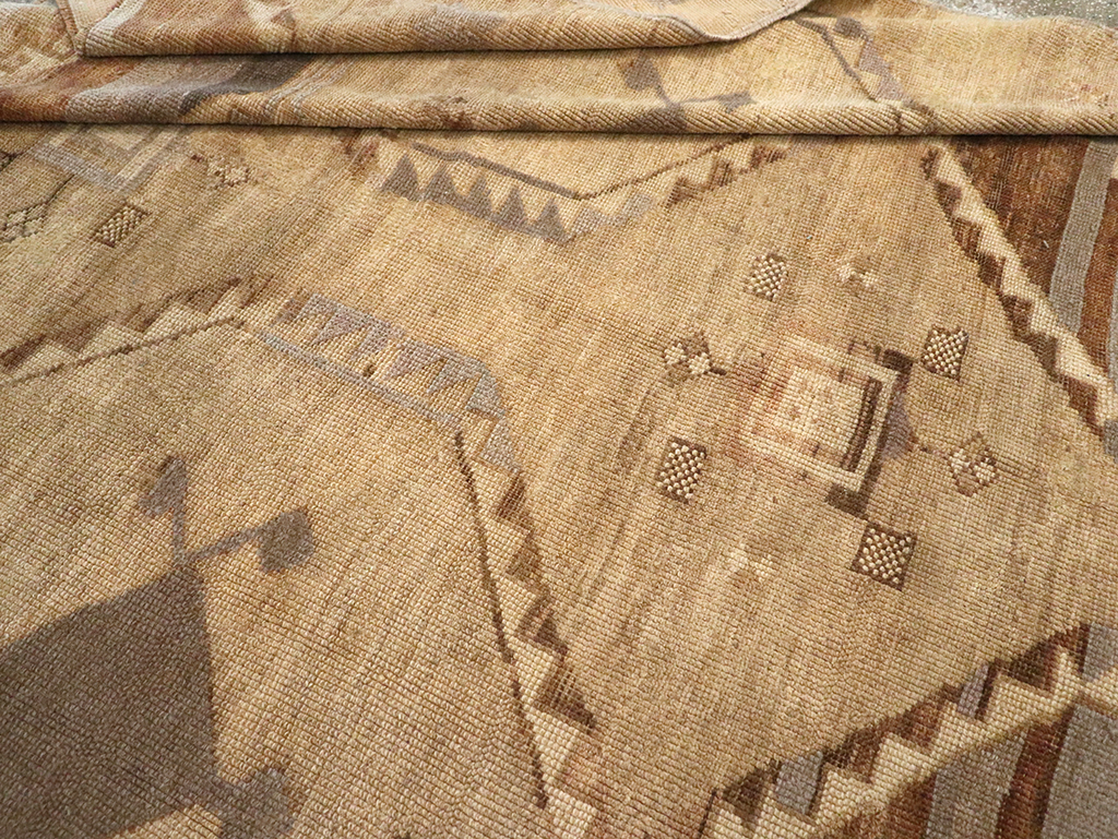 Vintage Turkish Anatolian Room Size Carpet, No.32972 - Galerie Shabab