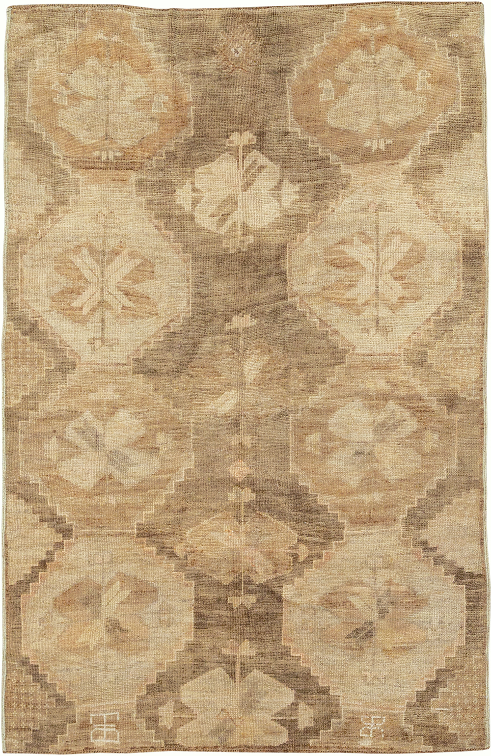 Vintage Turkish Anatolian Accent Rug, No.32973 - Galerie Shabab