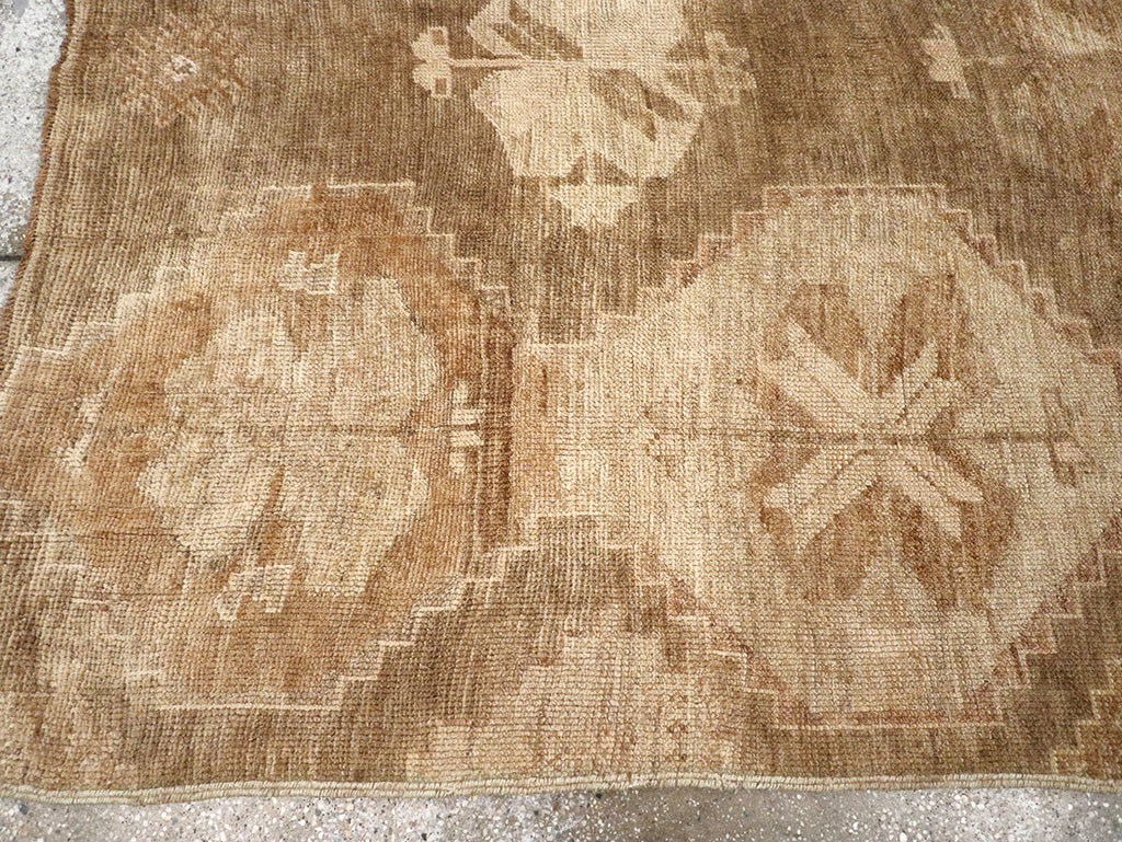 Vintage Turkish Anatolian Accent Rug, No.32973 - Galerie Shabab