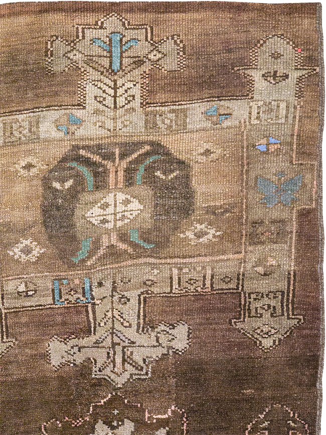 Vintage Turkish Anatolian Accent Carpet, No.32974 - Galerie Shabab