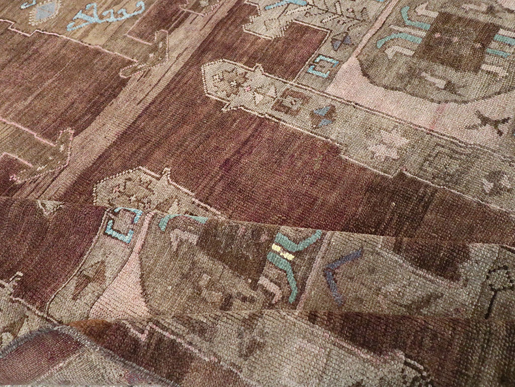 Vintage Turkish Anatolian Accent Carpet, No.32974 - Galerie Shabab