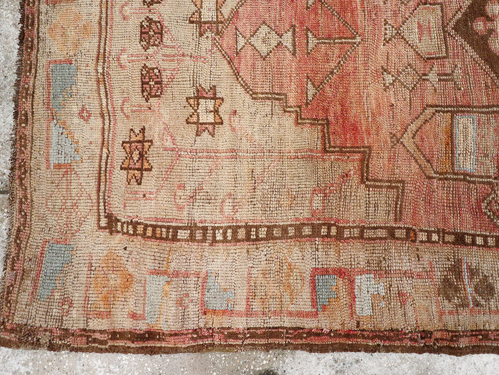 Vintage Turkish Anatolian Gallery Carpet, No.32976 - Galerie Shabab