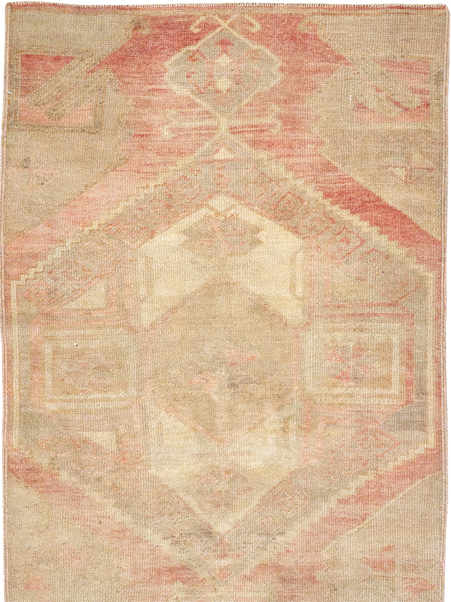 Vintage Turkish Anatolian Runner, No.32978 - Galerie Shabab