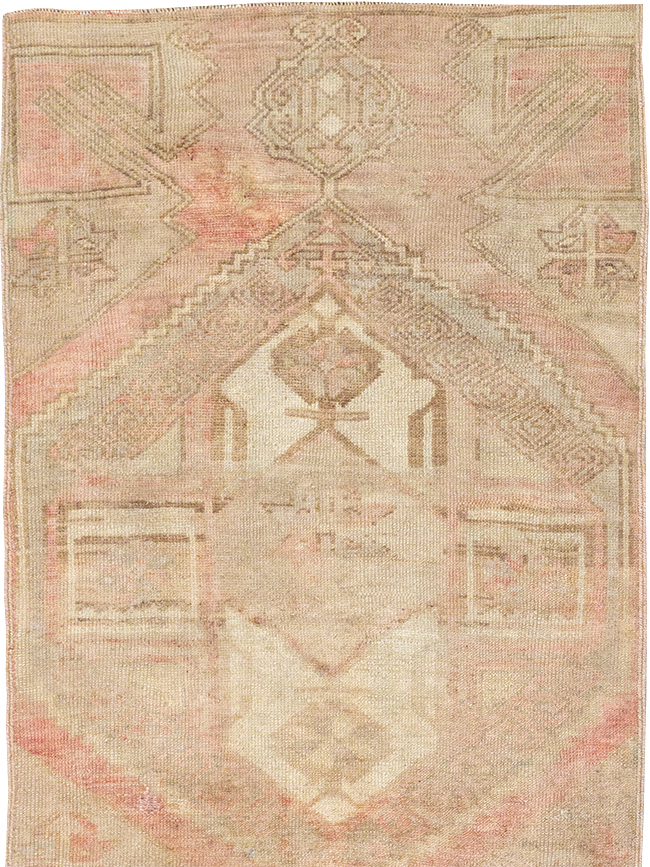 Vintage Turkish Anatolian Runner, No.32978 - Galerie Shabab