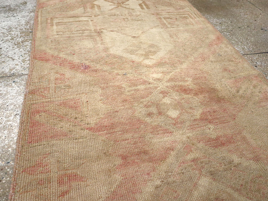 Vintage Turkish Anatolian Runner, No.32978 - Galerie Shabab