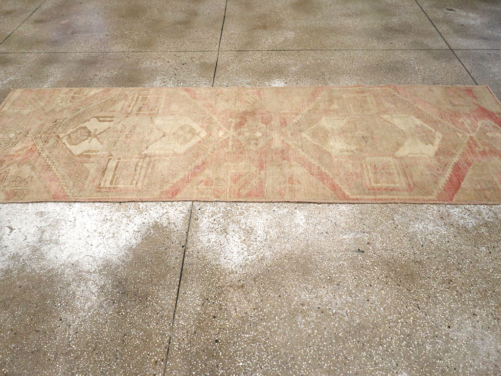 Vintage Turkish Anatolian Runner, No.32978 - Galerie Shabab