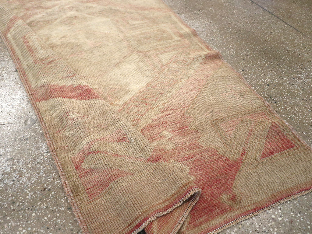 Vintage Turkish Anatolian Runner, No.32978 - Galerie Shabab