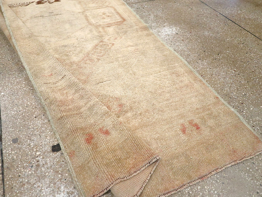 Vintage Turkish Anatolian Runner, No.32979 - Galerie Shabab