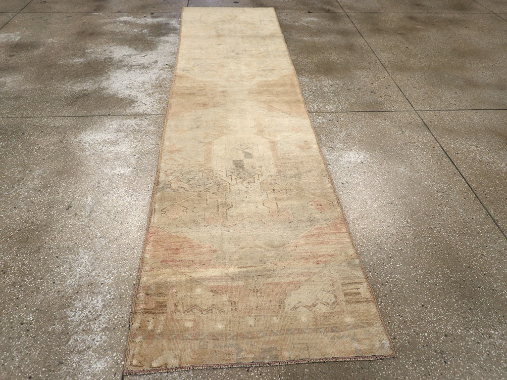 Vintage Turkish Anatolian Runner, No.32980 - Galerie Shabab
