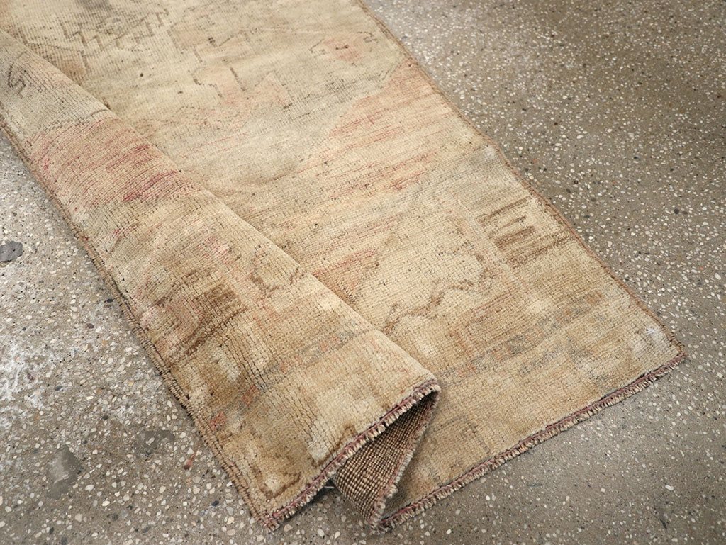 Vintage Turkish Anatolian Runner, No.32980 - Galerie Shabab