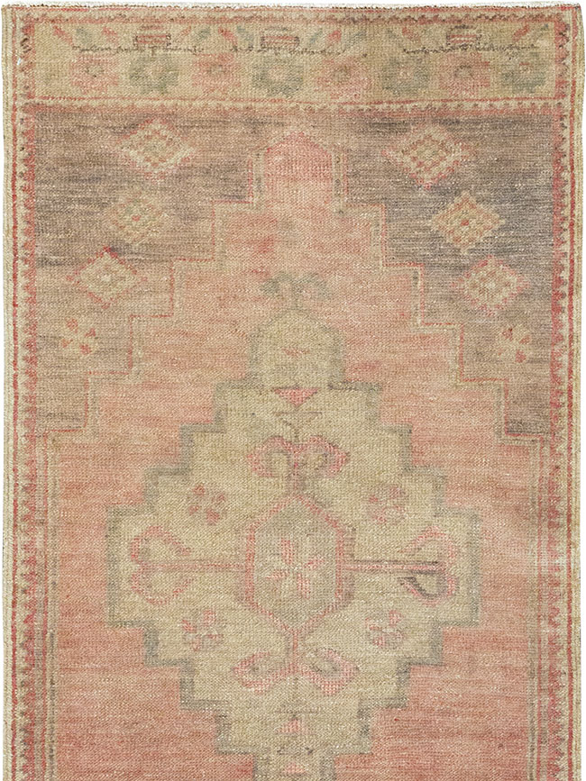 Vintage Turkish Anatolian Runner, No.32984 - Galerie Shabab