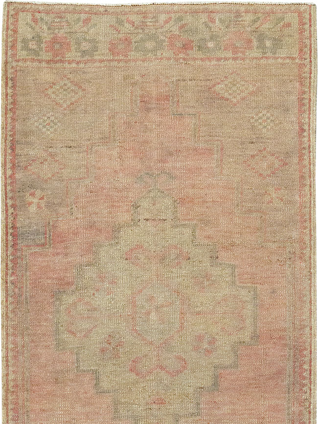 Vintage Turkish Anatolian Runner, No.32984 - Galerie Shabab