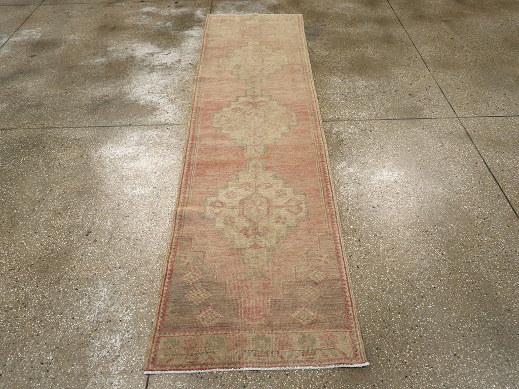 Vintage Turkish Anatolian Runner, No.32984 - Galerie Shabab