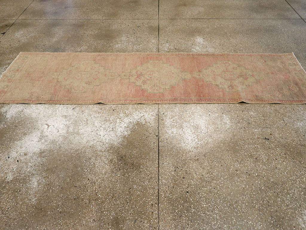 Vintage Turkish Anatolian Runner, No.32984 - Galerie Shabab