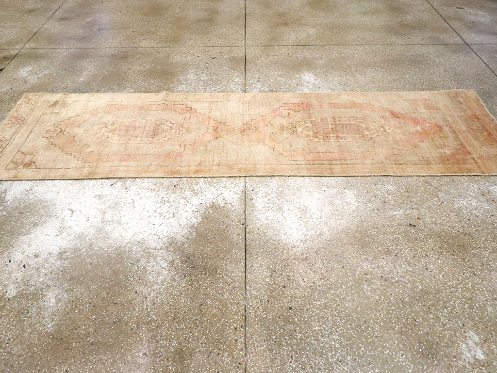 Vintage Turkish Anatolian Runner, No.32985 - Galerie Shabab