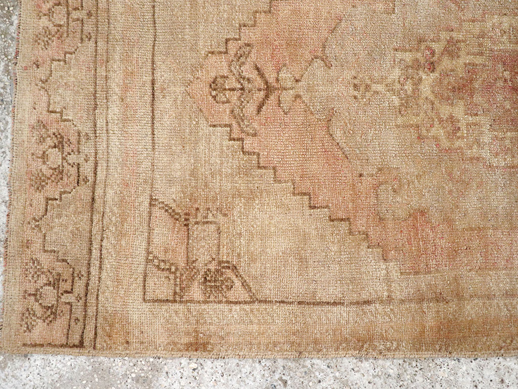 Vintage Turkish Anatolian Runner, No.32985 - Galerie Shabab