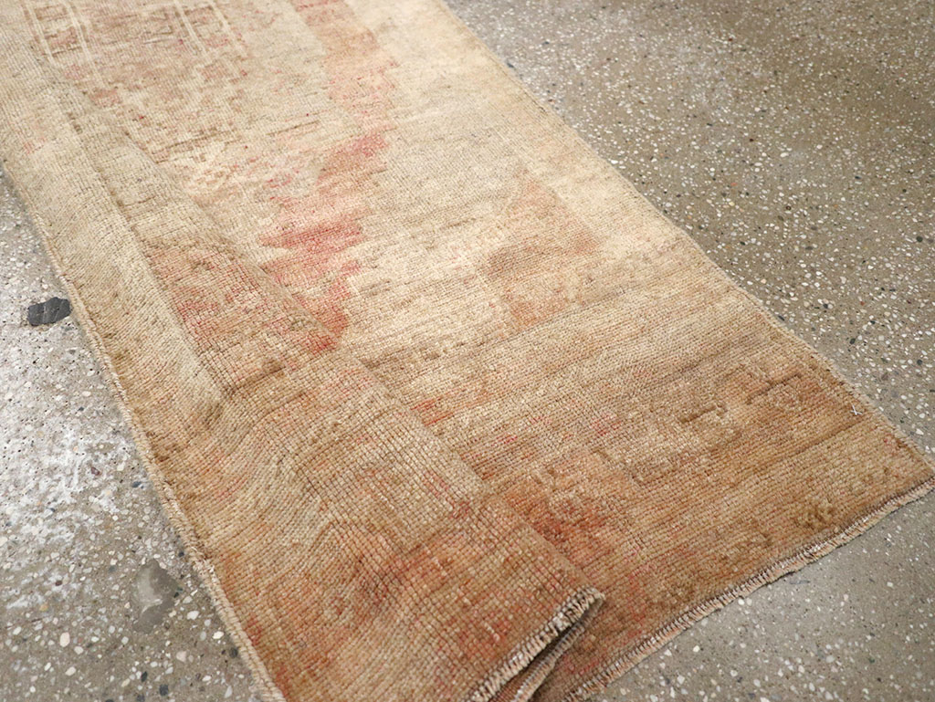 Vintage Turkish Anatolian Runner, No.32985 - Galerie Shabab