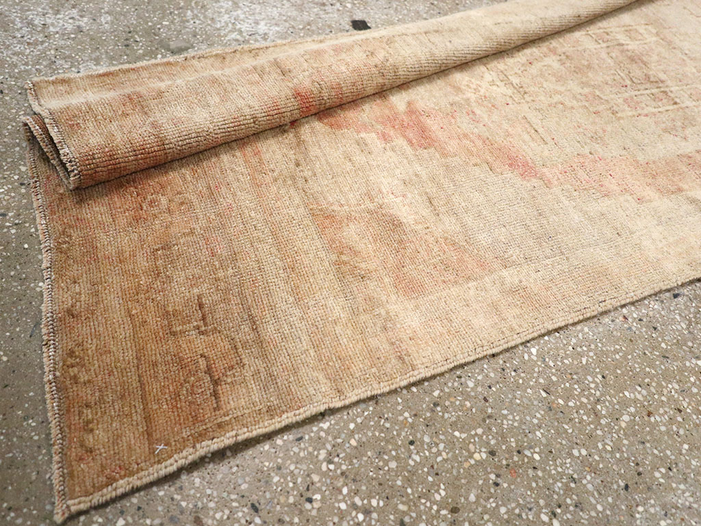 Vintage Turkish Anatolian Runner, No.32985 - Galerie Shabab
