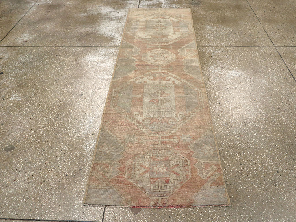 Vintage Turkish Anatolian Runner, No.32986 - Galerie Shabab