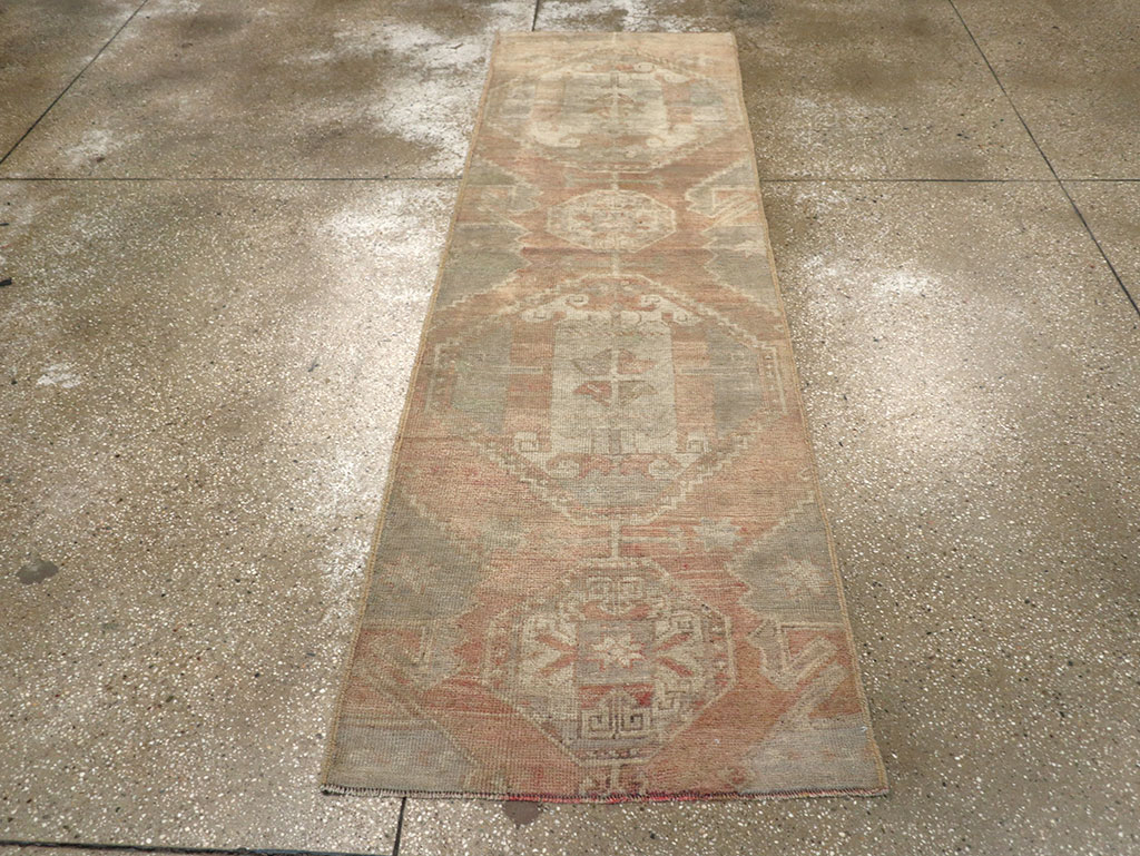 Vintage Turkish Anatolian Runner, No.32986 - Galerie Shabab