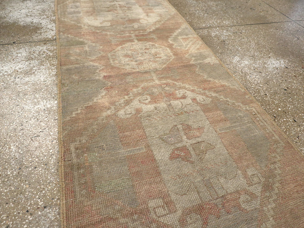 Vintage Turkish Anatolian Runner, No.32986 - Galerie Shabab