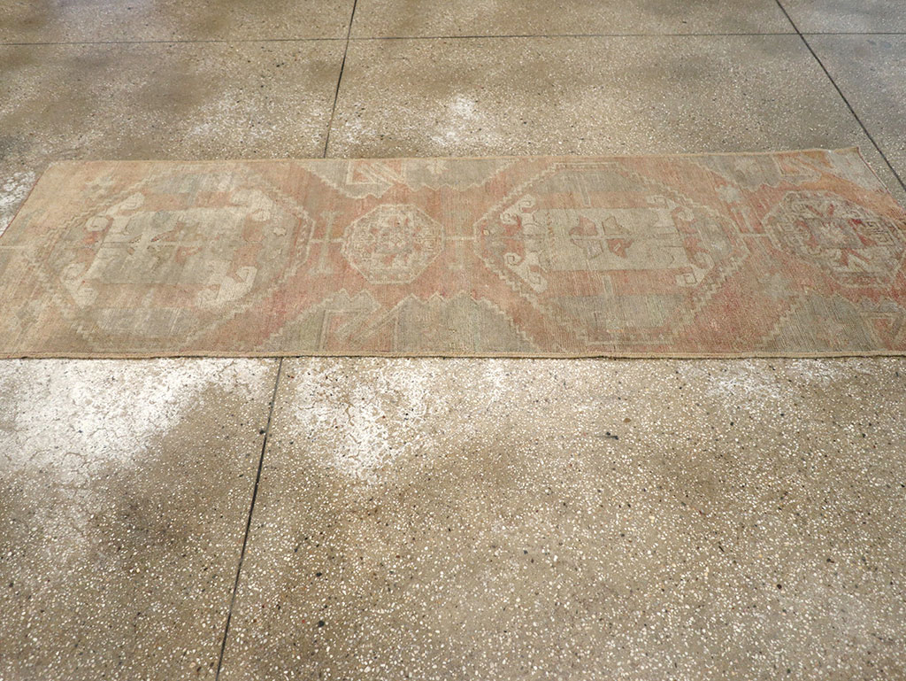 Vintage Turkish Anatolian Runner, No.32986 - Galerie Shabab