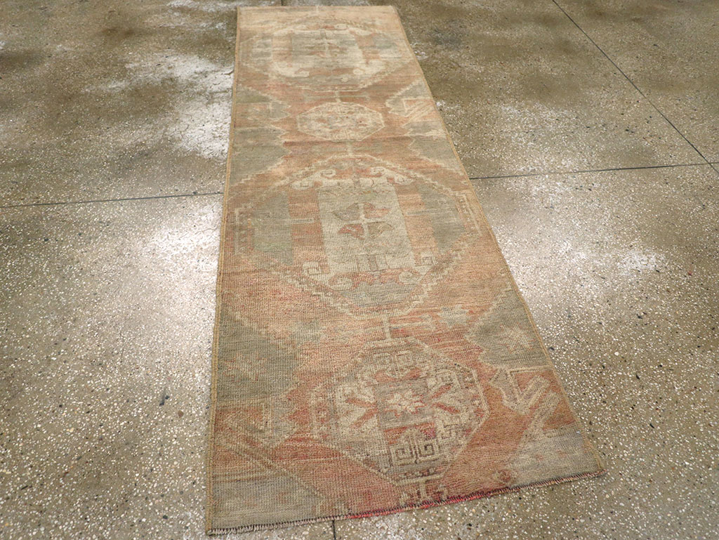 Vintage Turkish Anatolian Runner, No.32986 - Galerie Shabab