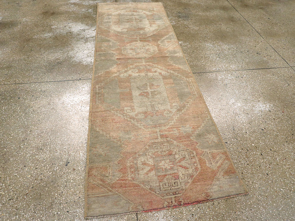 Vintage Turkish Anatolian Runner, No.32986 - Galerie Shabab