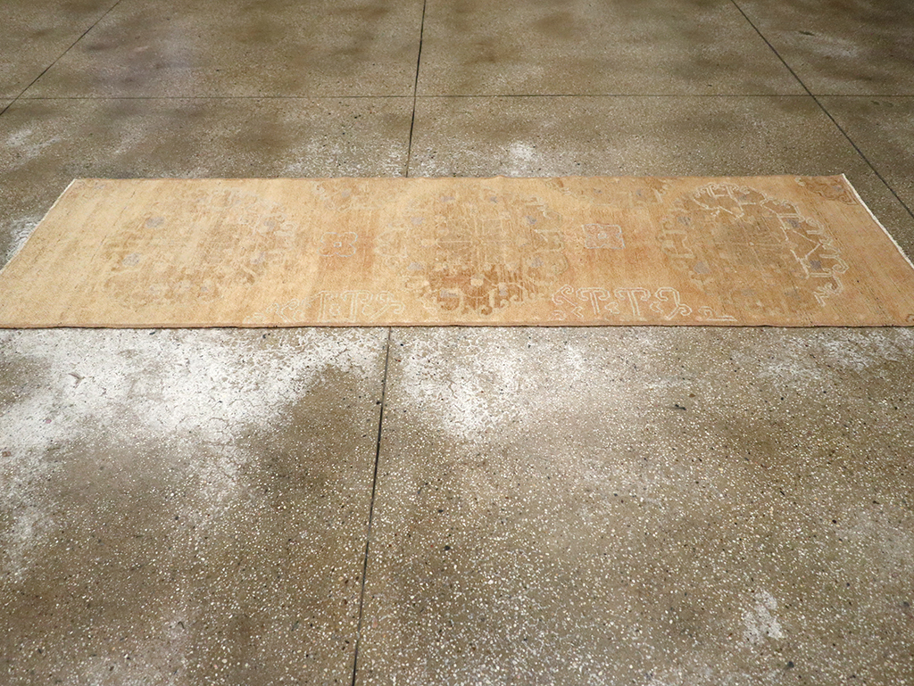 Vintage Turkish Anatolian Runner, No.32987 - Galerie Shabab