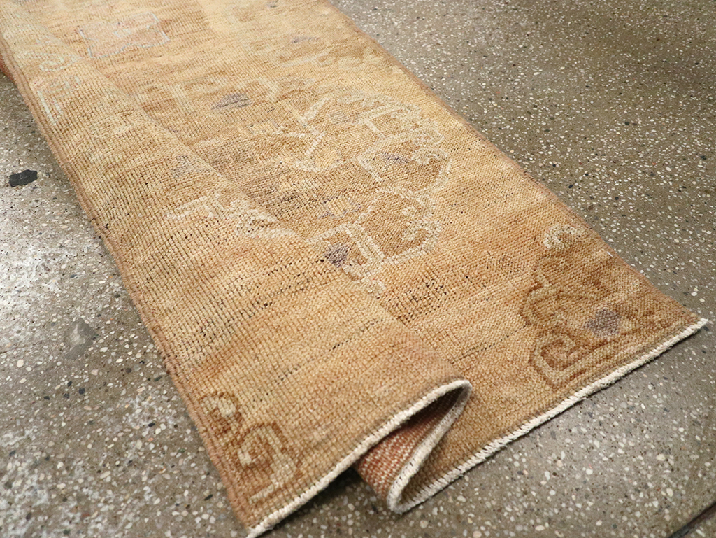Vintage Turkish Anatolian Runner, No.32987 - Galerie Shabab