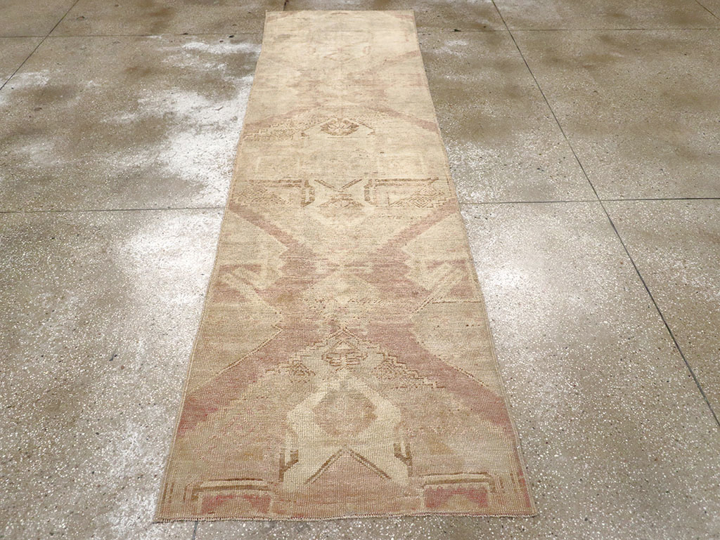 Vintage Turkish Anatolian Runner, No.32988 - Galerie Shabab